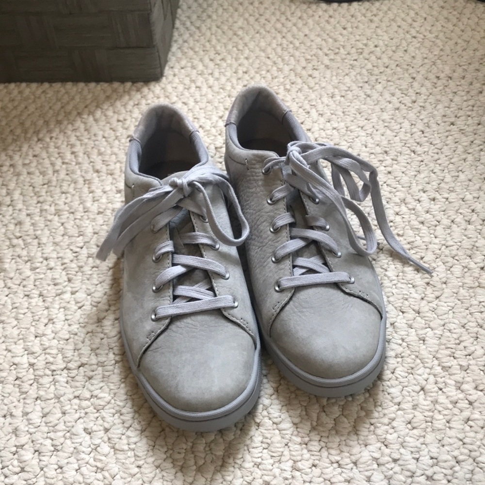Timberland gray leather sneakers in women’s size 9